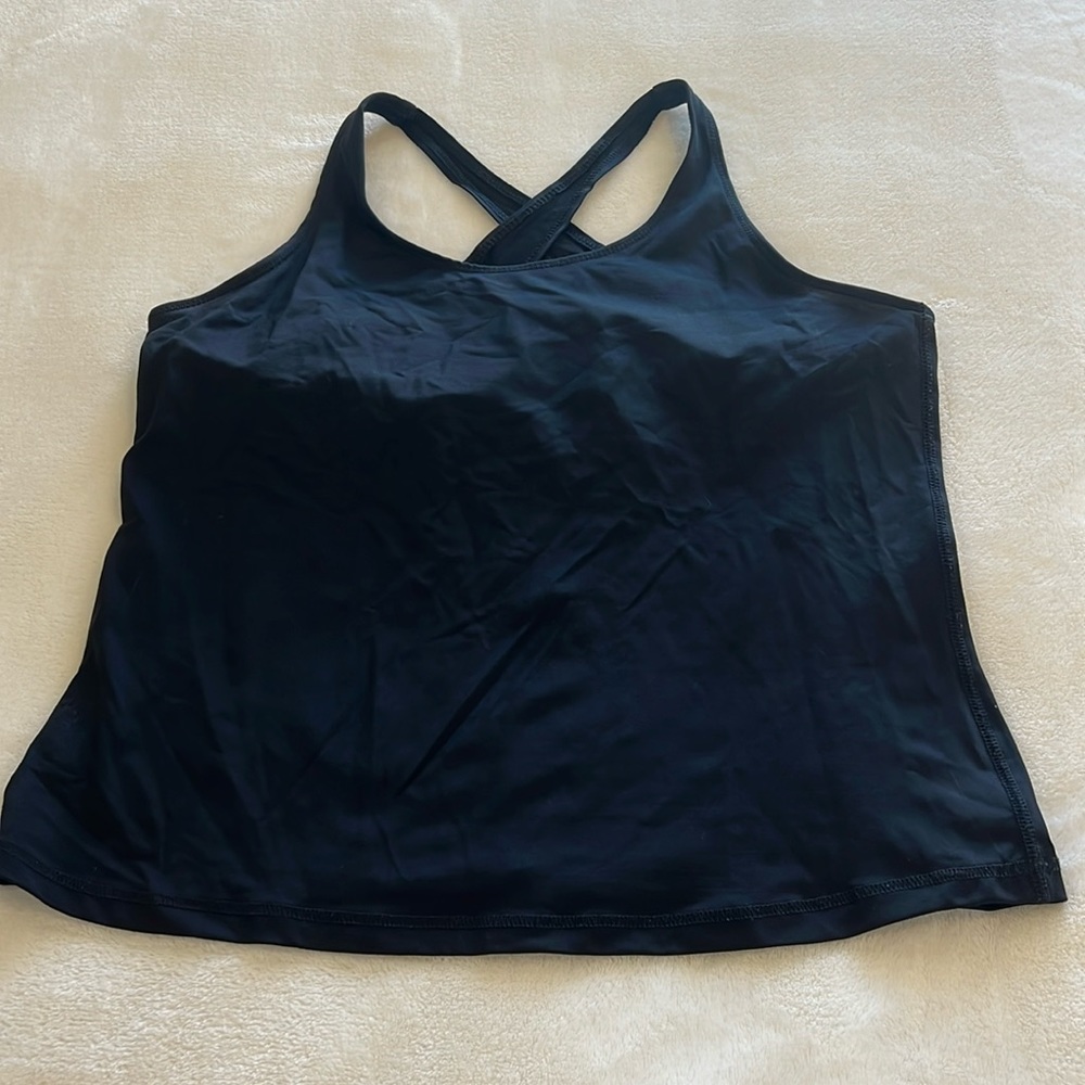 Lady Foot Locker black top
